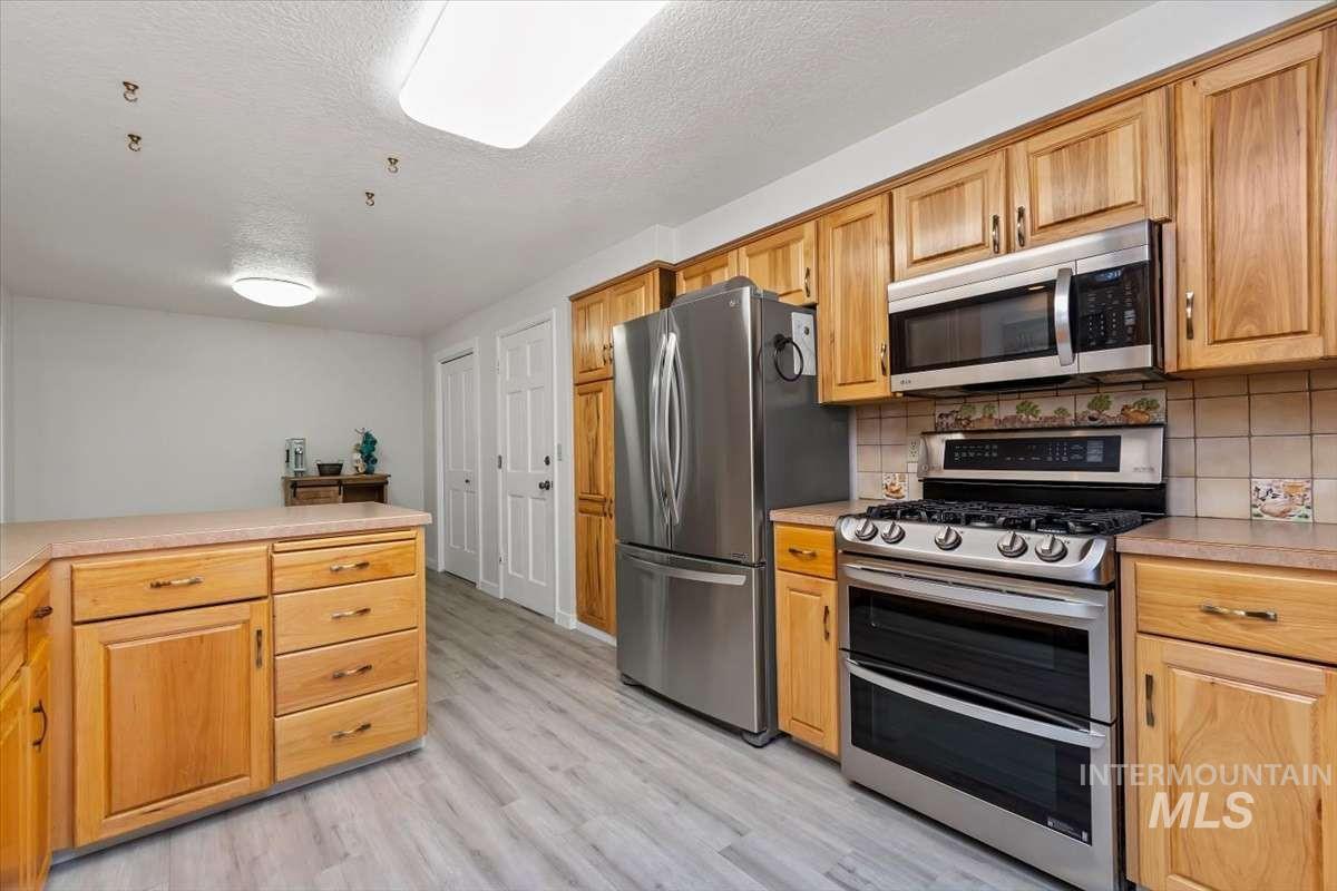 3433 N Manchester St, Boise, Idaho 83704, 5 Bedrooms, 2 Bathrooms, Residential For Sale, Price $595,800,MLS 98989128