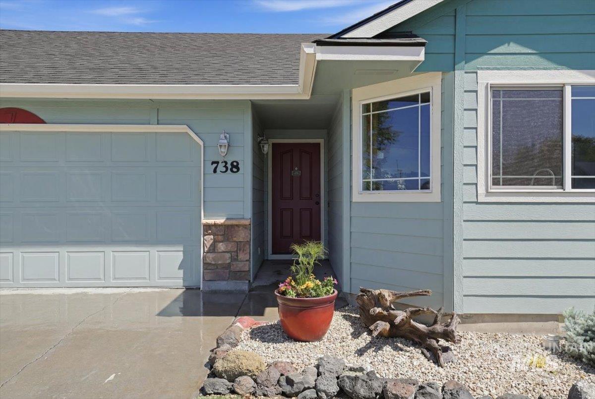 738 W Mariah Ave, Nampa, Idaho 83686, 3 Bedrooms, 2 Bathrooms, Residential For Sale, Price $435,000,MLS 98989130