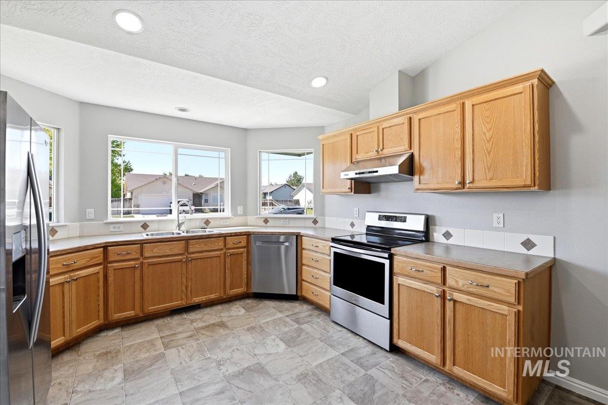 738 W Mariah Ave, Nampa, Idaho 83686, 3 Bedrooms, 2 Bathrooms, Residential For Sale, Price $435,000,MLS 98989130