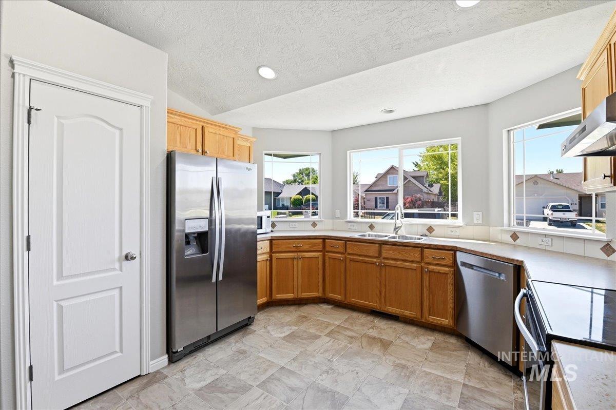 738 W Mariah Ave, Nampa, Idaho 83686, 3 Bedrooms, 2 Bathrooms, Residential For Sale, Price $435,000,MLS 98989130