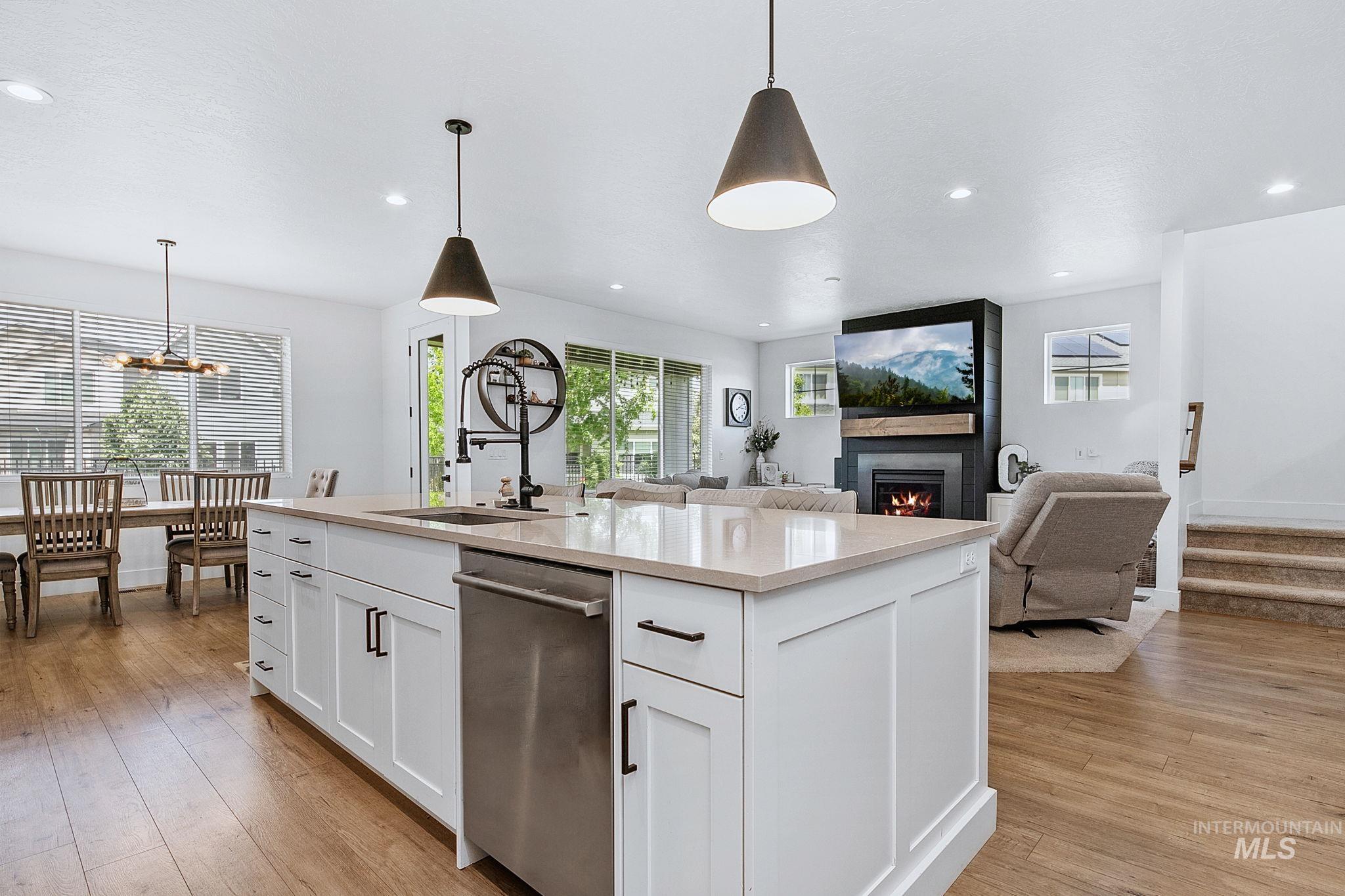 3516 E Berghan St, Meridian, Idaho 83642, 4 Bedrooms, 2.5 Bathrooms, Residential For Sale, Price $584,900,MLS 98989131