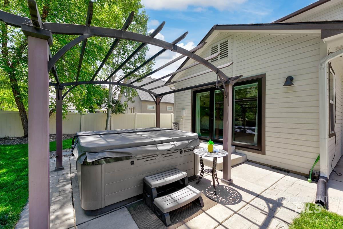 2830 S Proud Way, Meridian, Idaho 83642, 5 Bedrooms, 3 Bathrooms, Residential For Sale, Price $729,900,MLS 98989133