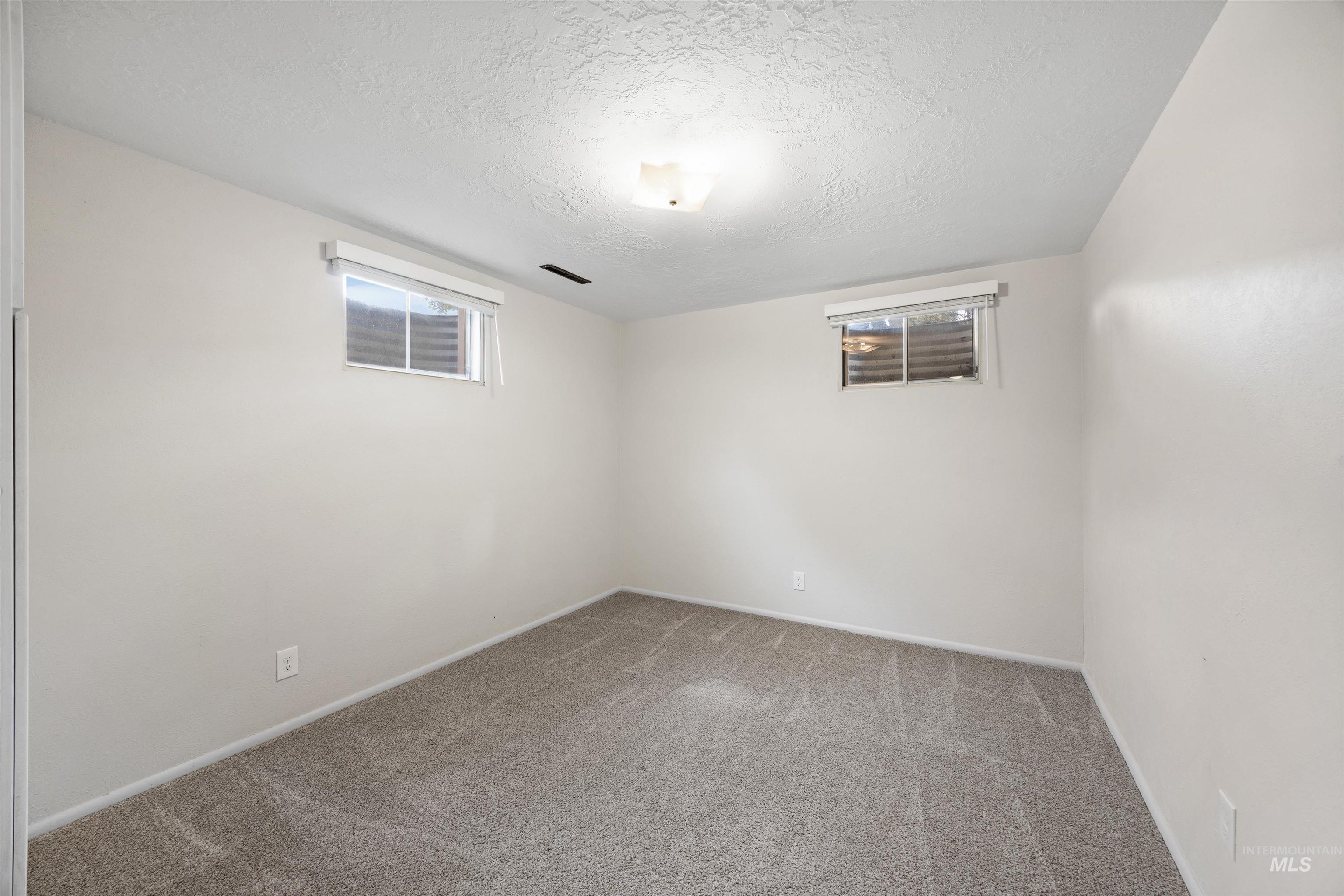3841 N Sheringham Dr, Boise, Idaho 83704, 4 Bedrooms, 2 Bathrooms, Residential For Sale, Price $430,000,MLS 98989134