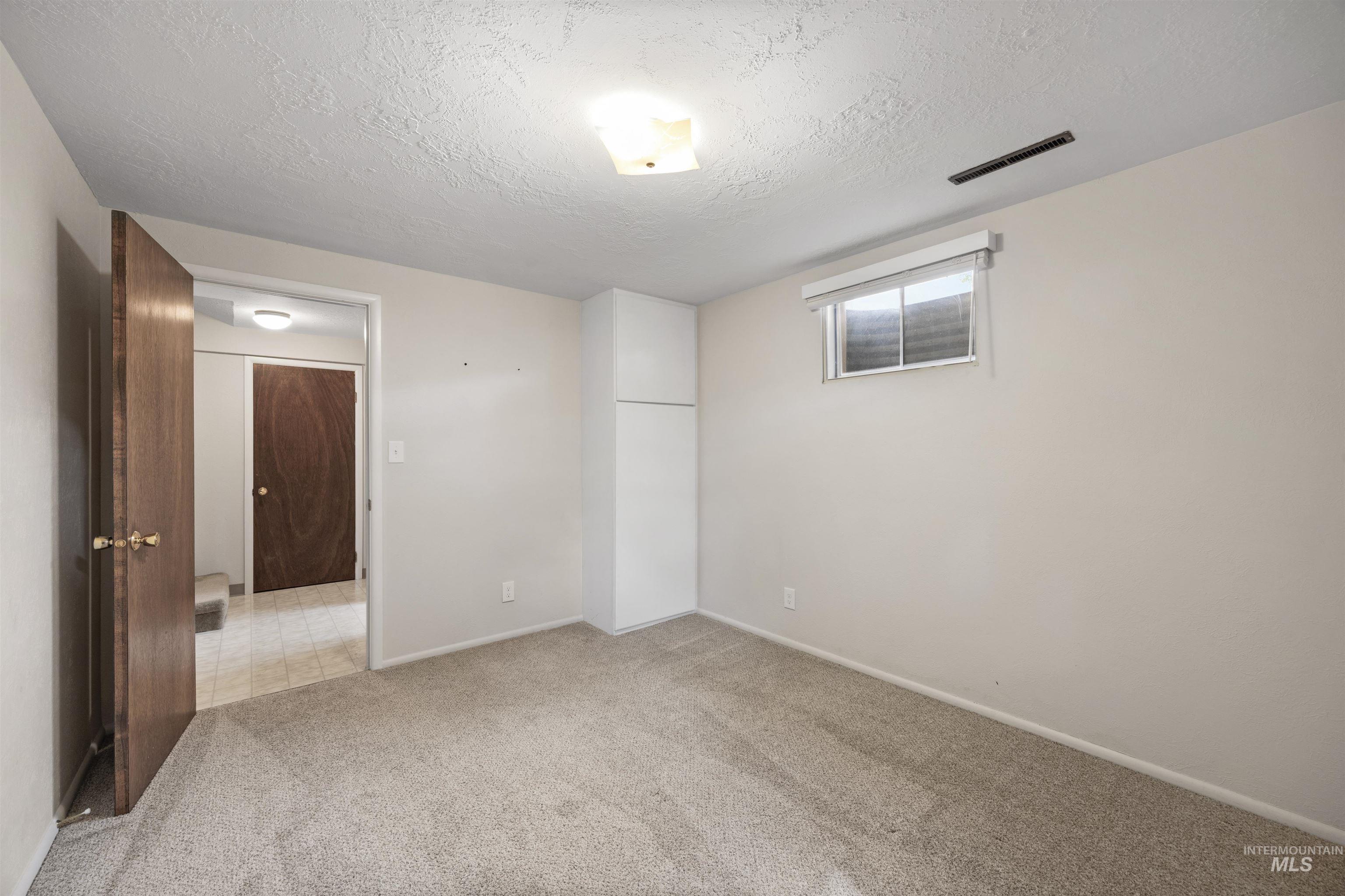 3841 N Sheringham Dr, Boise, Idaho 83704, 4 Bedrooms, 2 Bathrooms, Residential For Sale, Price $430,000,MLS 98989134