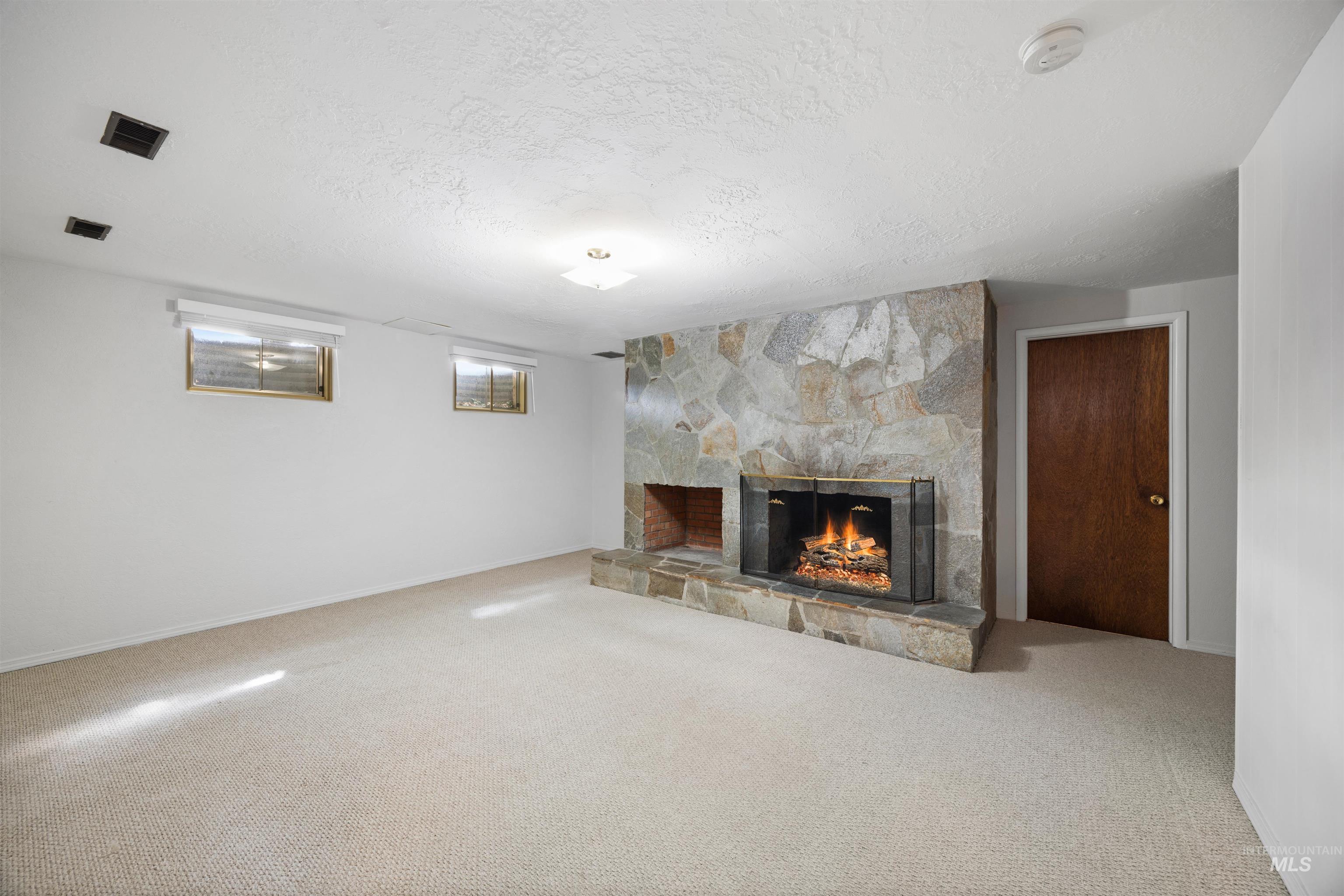 3841 N Sheringham Dr, Boise, Idaho 83704, 4 Bedrooms, 2 Bathrooms, Residential For Sale, Price $430,000,MLS 98989134