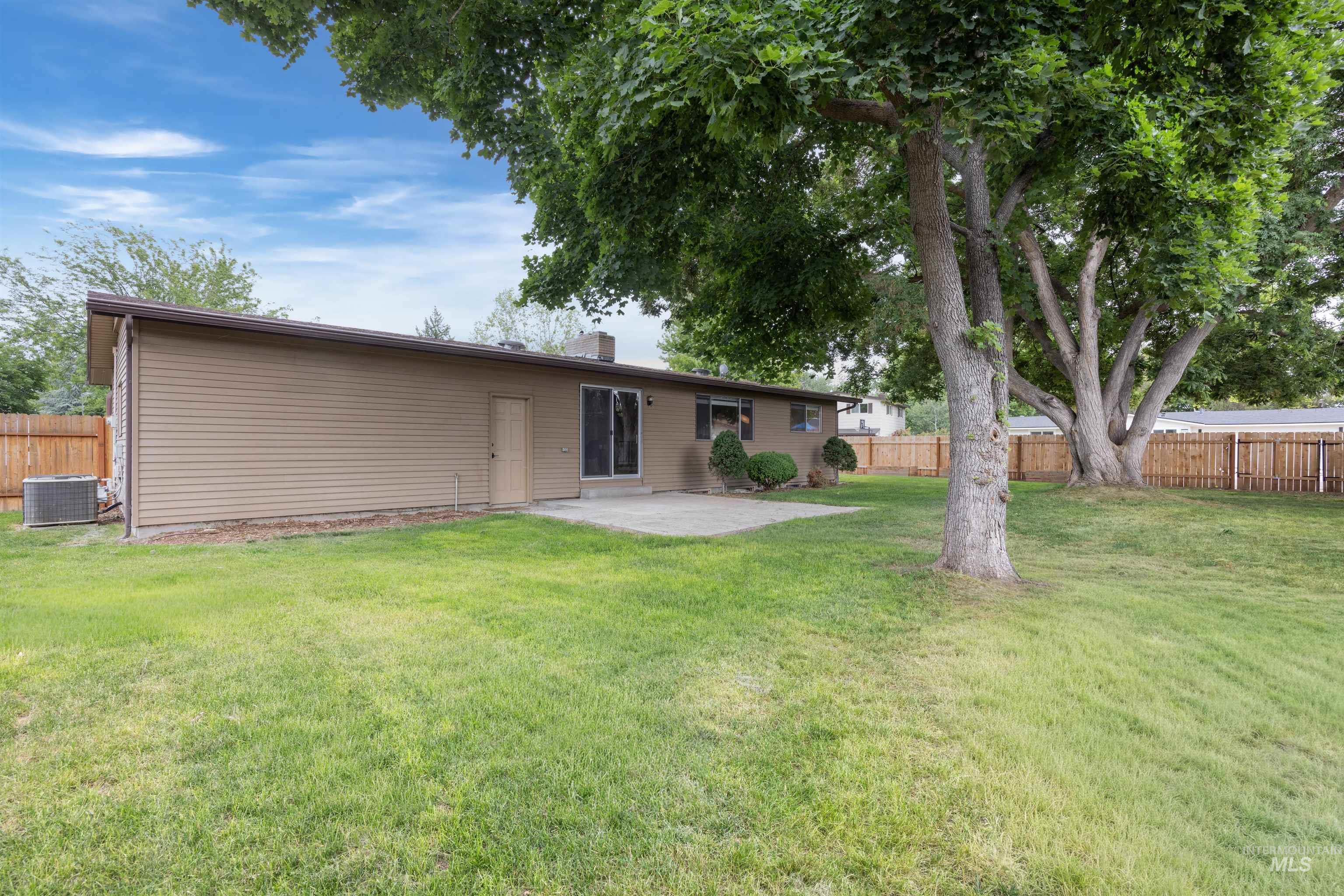 3841 N Sheringham Dr, Boise, Idaho 83704, 4 Bedrooms, 2 Bathrooms, Residential For Sale, Price $430,000,MLS 98989134