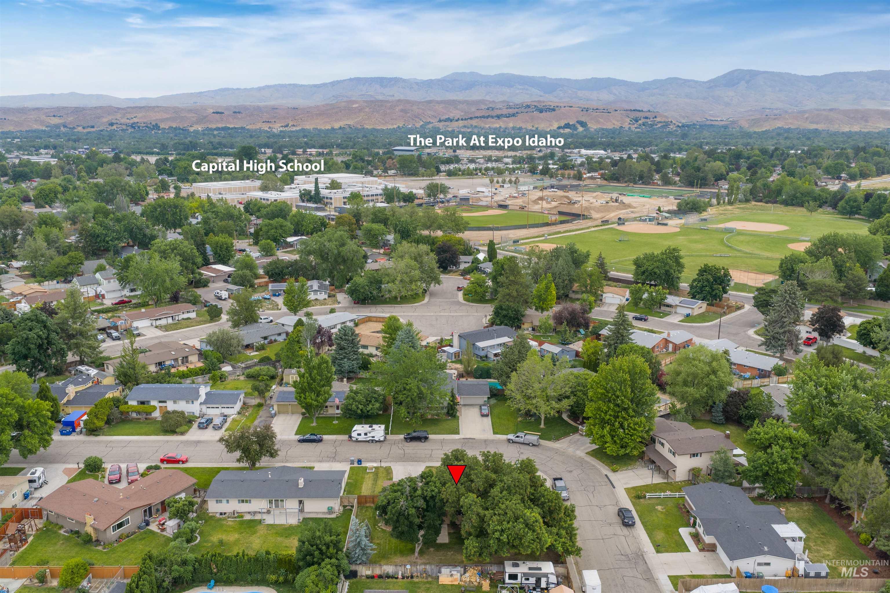 3841 N Sheringham Dr, Boise, Idaho 83704, 4 Bedrooms, 2 Bathrooms, Residential For Sale, Price $430,000,MLS 98989134