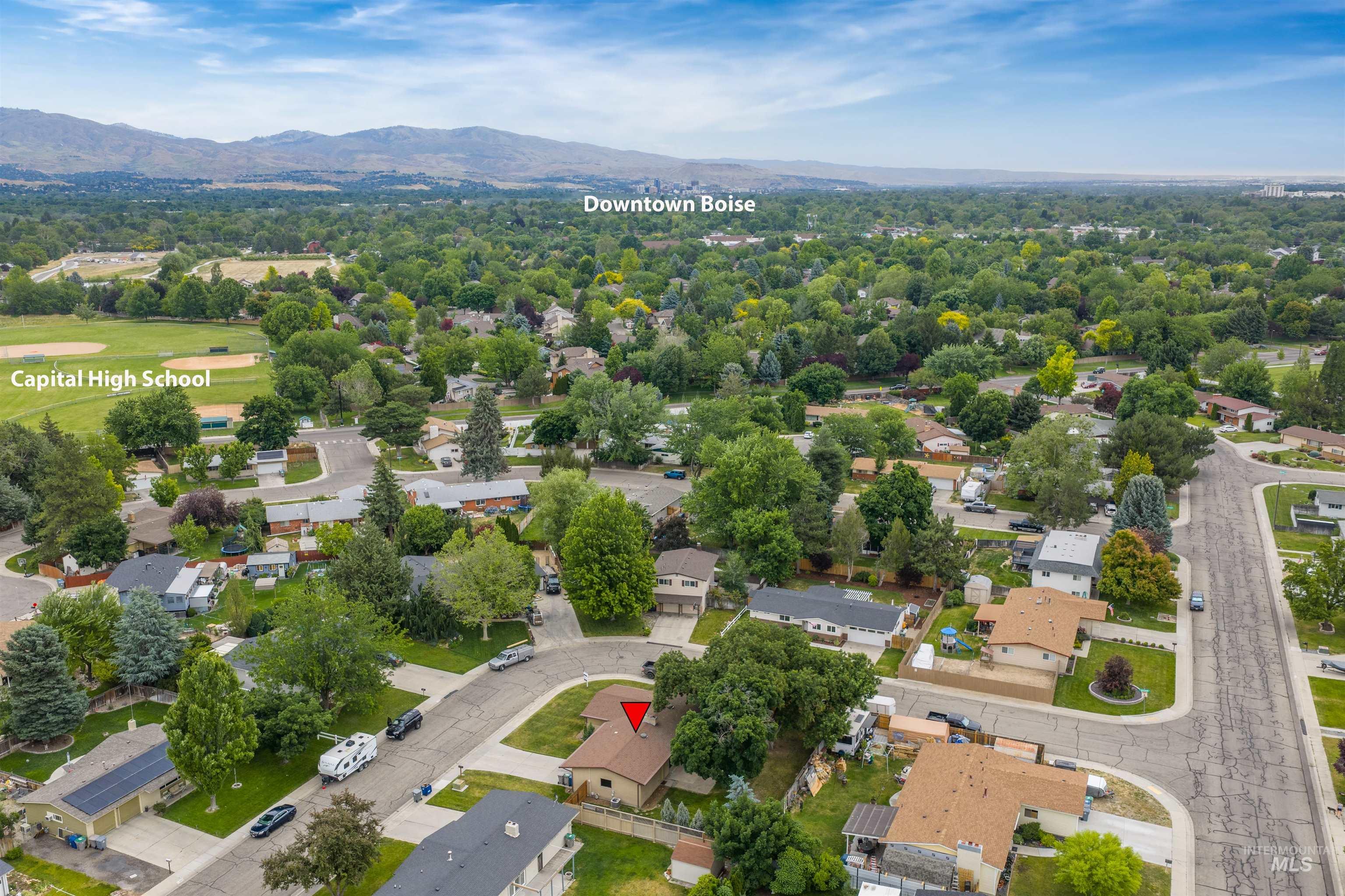3841 N Sheringham Dr, Boise, Idaho 83704, 4 Bedrooms, 2 Bathrooms, Residential For Sale, Price $430,000,MLS 98989134