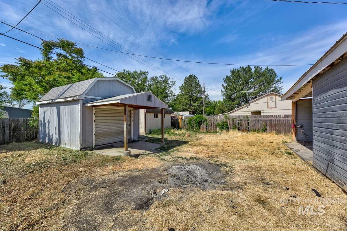 2212 Willow St, Caldwell, Idaho 83605, 4 Bedrooms, 1 Bathroom, Residential For Sale, Price $289,900, 98989139