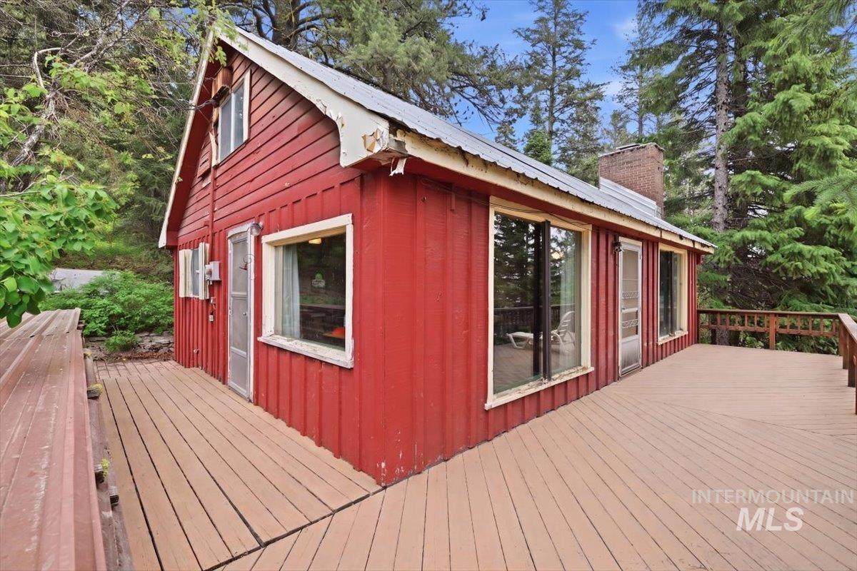 2 Cub Trl, Cascade, Idaho 83611, 2 Bedrooms, 1 Bathroom, Residential For Sale, Price $450,000,MLS 98989140