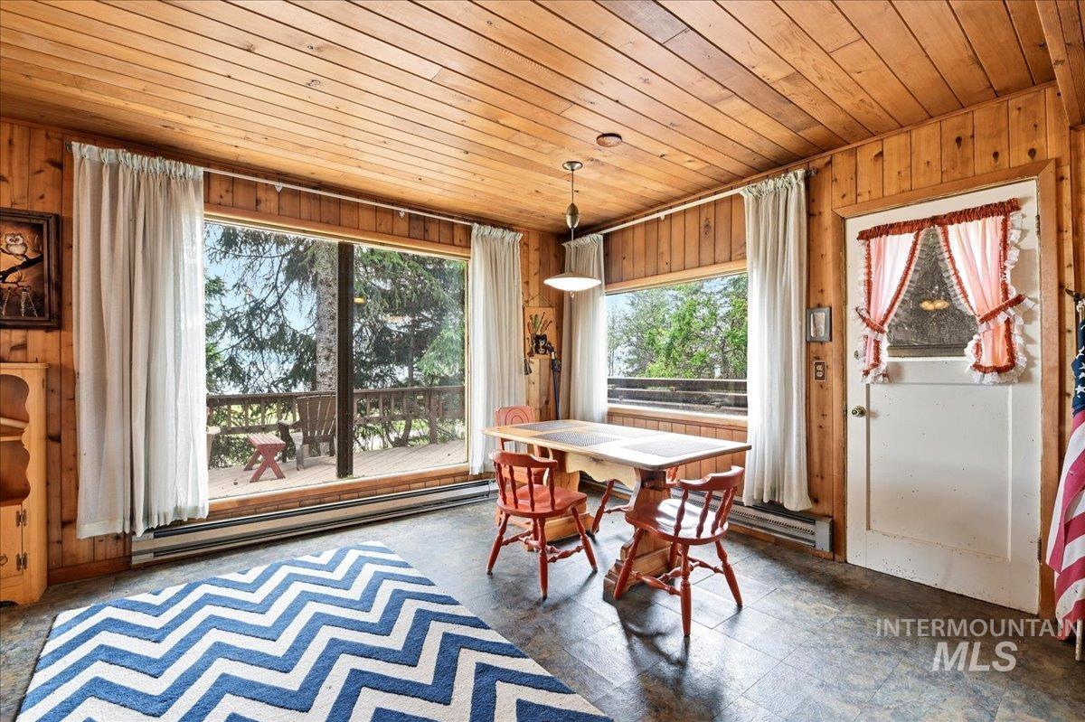 2 Cub Trl, Cascade, Idaho 83611, 2 Bedrooms, 1 Bathroom, Residential For Sale, Price $450,000,MLS 98989140