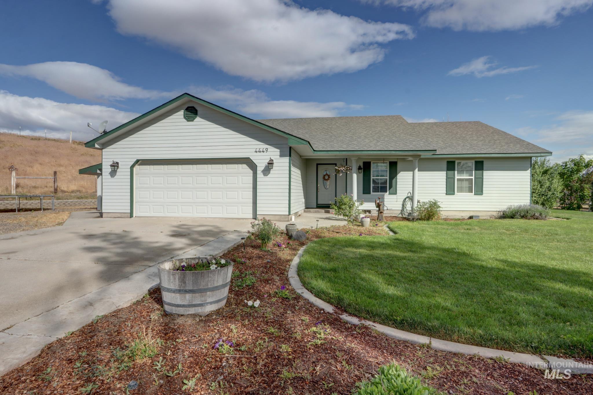 4449 Riata Cir, Ontario, Oregon 97914, 3 Bedrooms, 2 Bathrooms, Residential For Sale, Price $595,000,MLS 98989152