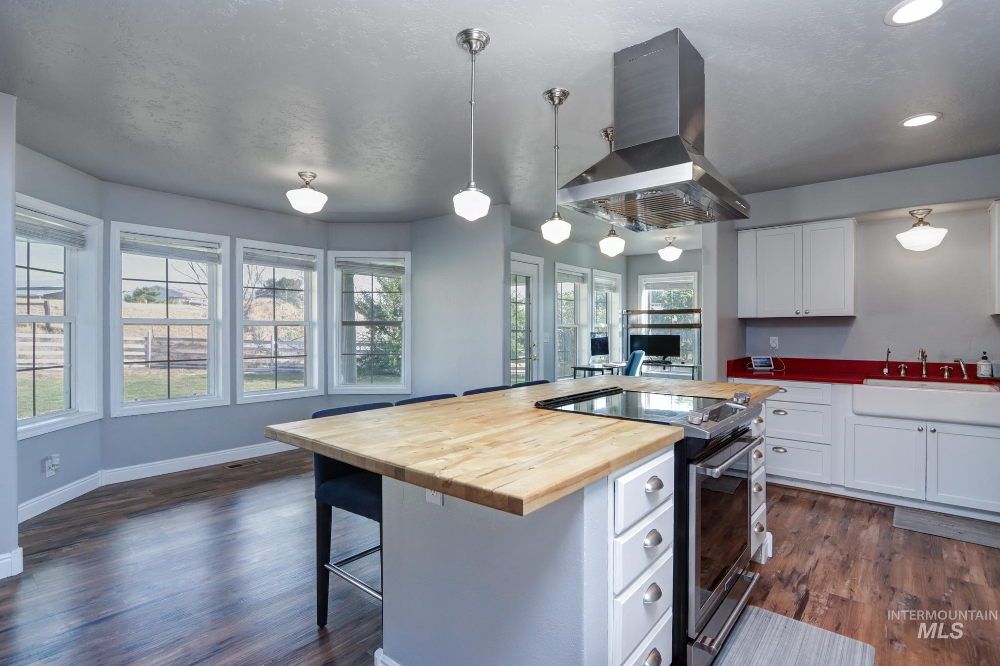4449 Riata Cir, Ontario, Oregon 97914, 3 Bedrooms, 2 Bathrooms, Residential For Sale, Price $595,000,MLS 98989152
