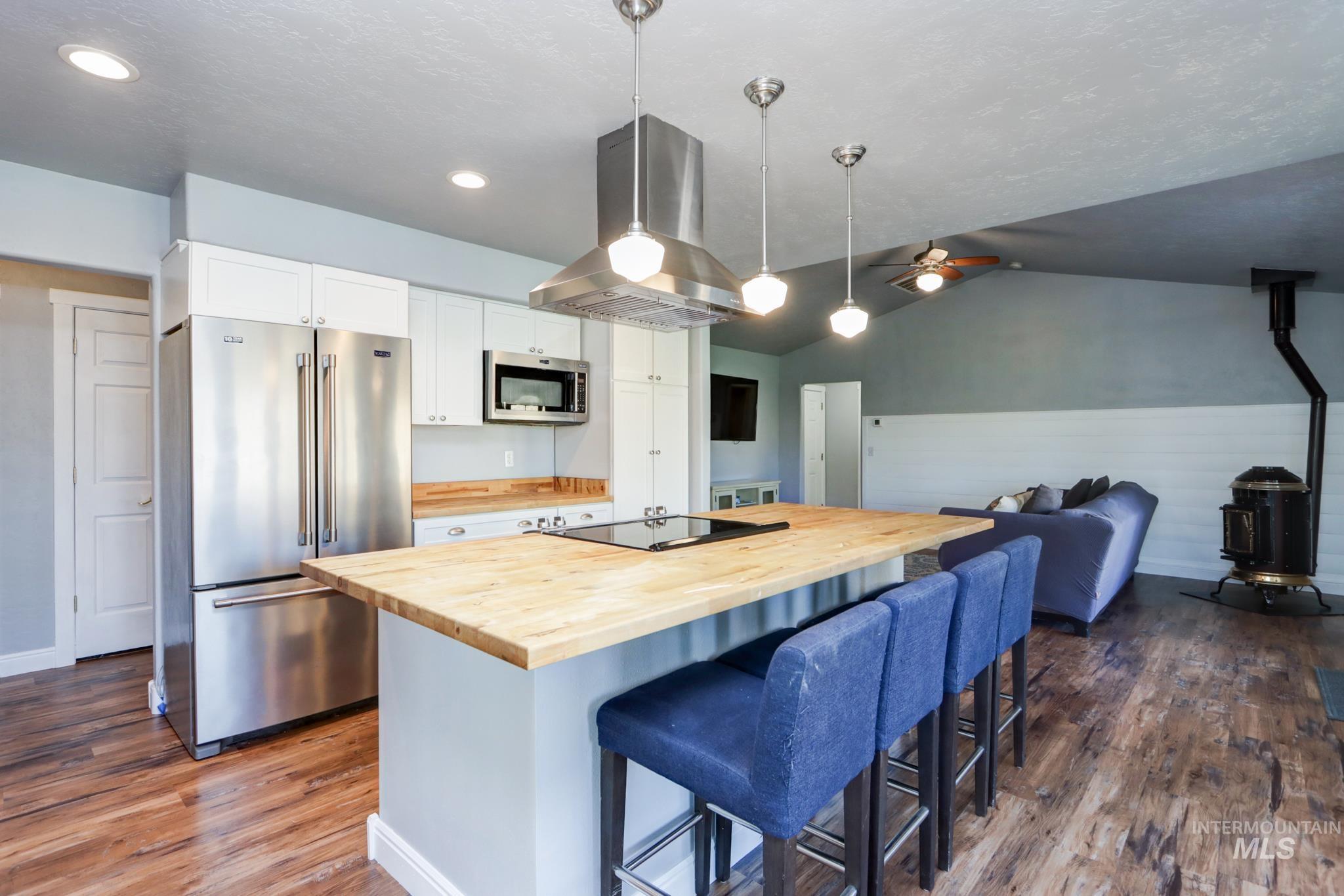 4449 Riata Cir, Ontario, Oregon 97914, 3 Bedrooms, 2 Bathrooms, Residential For Sale, Price $595,000,MLS 98989152