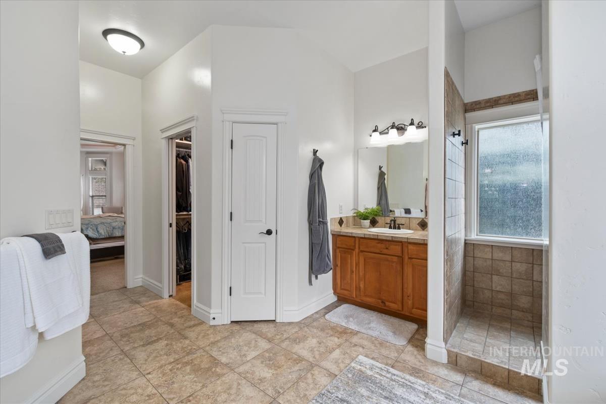 3129 S Silvertip Ln, Meridian, Idaho 83642, 4 Bedrooms, 3.5 Bathrooms, Residential For Sale, Price $974,850,MLS 98989157