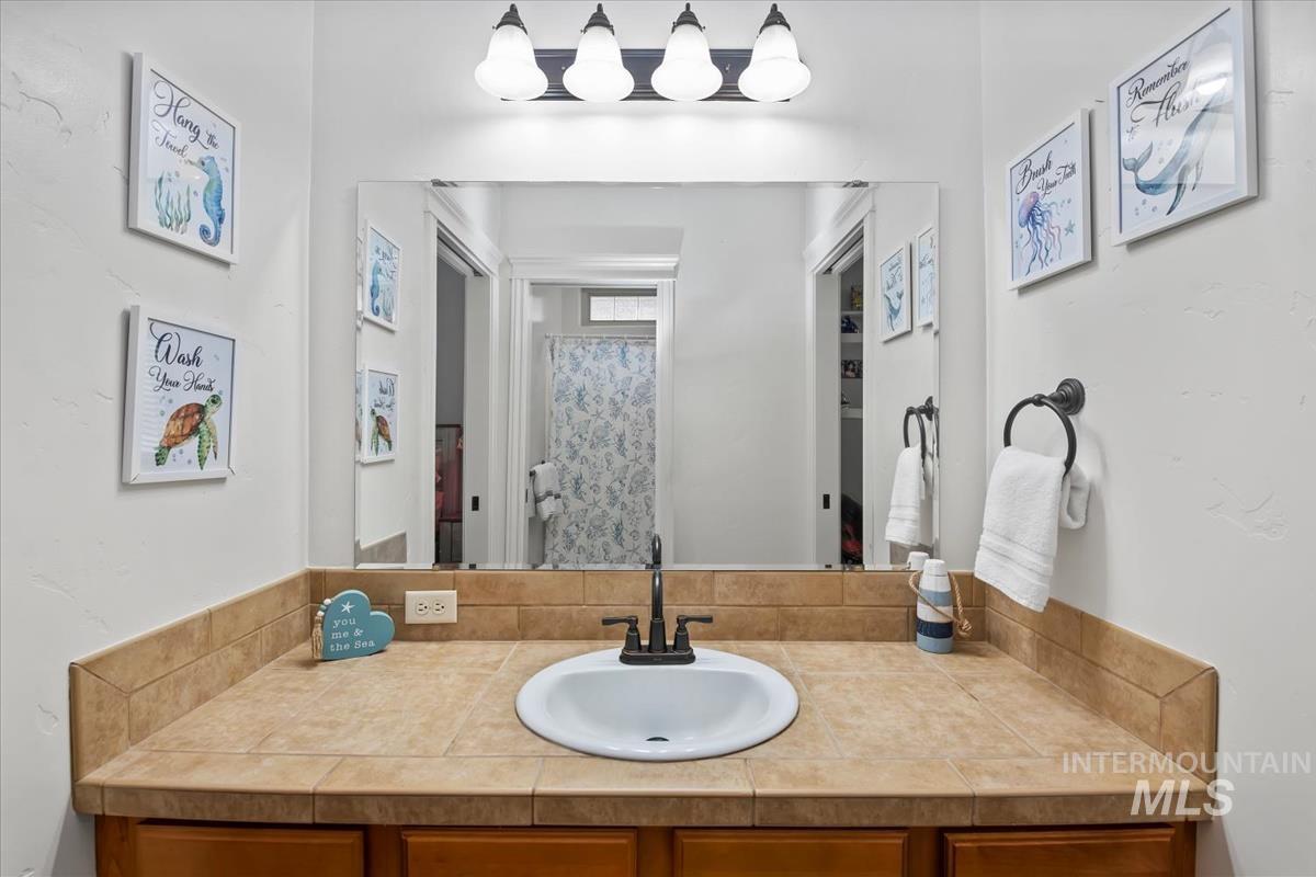 3129 S Silvertip Ln, Meridian, Idaho 83642, 4 Bedrooms, 3.5 Bathrooms, Residential For Sale, Price $974,850,MLS 98989157