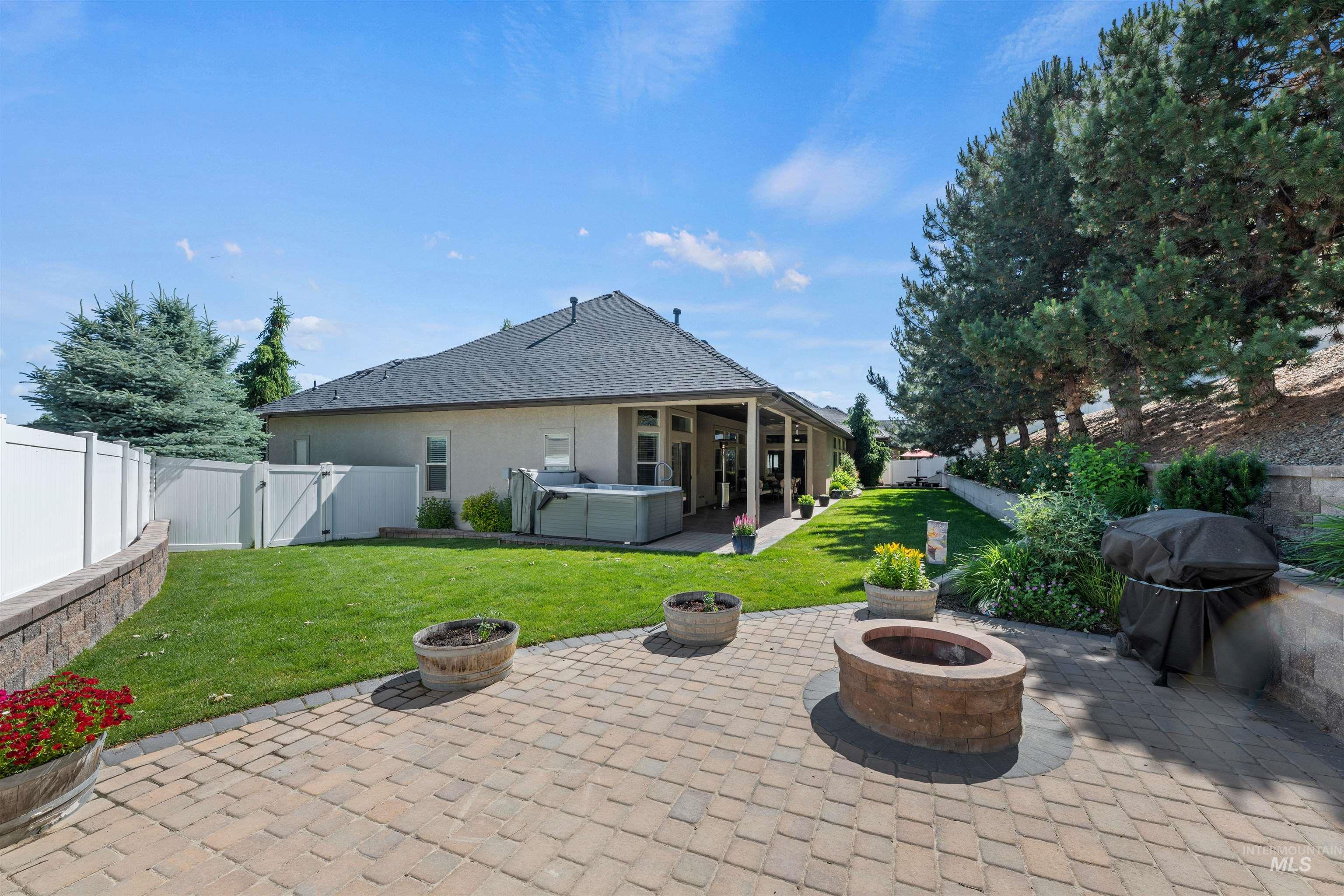 3129 S Silvertip Ln, Meridian, Idaho 83642, 4 Bedrooms, 3.5 Bathrooms, Residential For Sale, Price $974,850,MLS 98989157