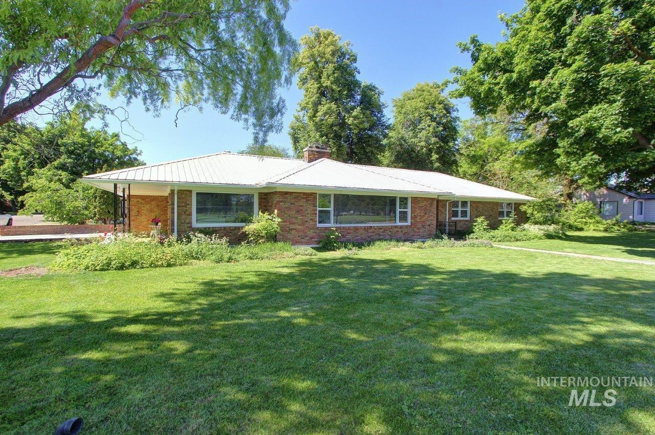 520 E Logan, Caldwell, Idaho 83605, 4 Bedrooms, 3 Bathrooms, Residential For Sale, Price $475,000, 98989160