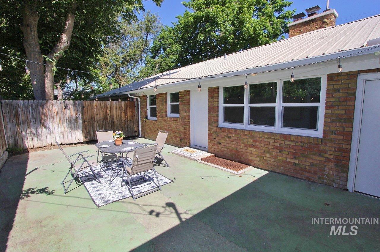 520 E Logan, Caldwell, Idaho 83605, 4 Bedrooms, 3 Bathrooms, Residential For Sale, Price $475,000, 98989160