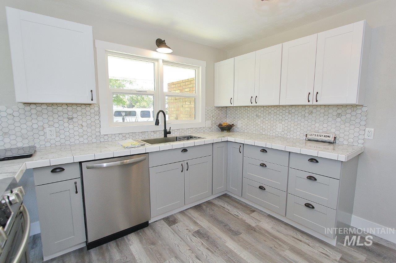 520 E Logan, Caldwell, Idaho 83605, 4 Bedrooms, 3 Bathrooms, Residential For Sale, Price $475,000, 98989160