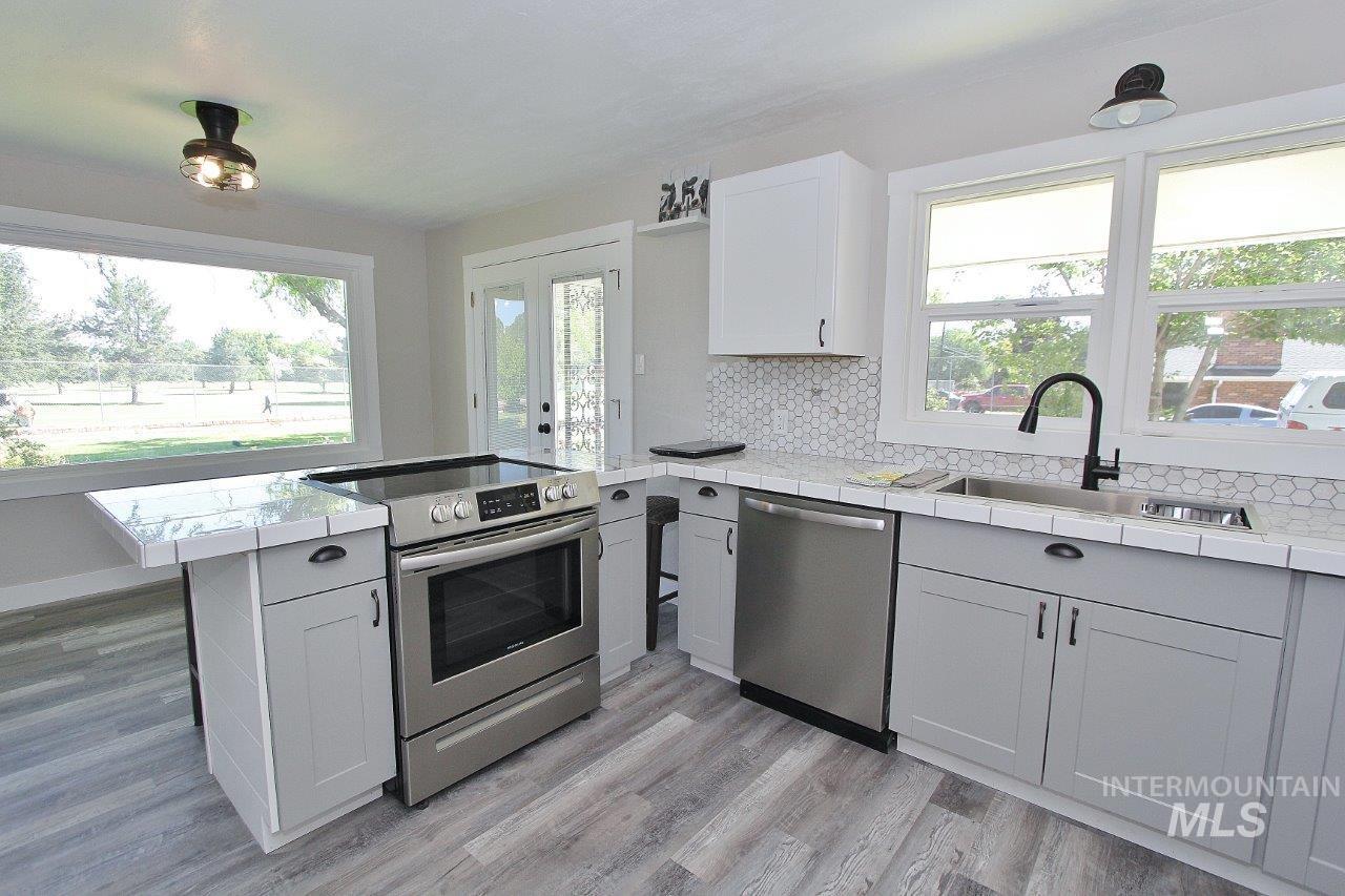 520 E Logan, Caldwell, Idaho 83605, 4 Bedrooms, 3 Bathrooms, Residential For Sale, Price $475,000, 98989160