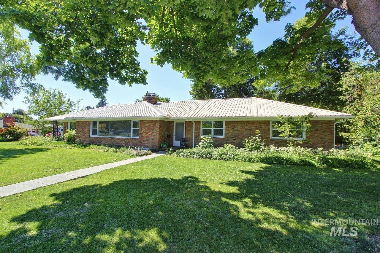 520 E Logan, Caldwell, Idaho 83605, 4 Bedrooms, 3 Bathrooms, Residential For Sale, Price $475,000,MLS 98989160