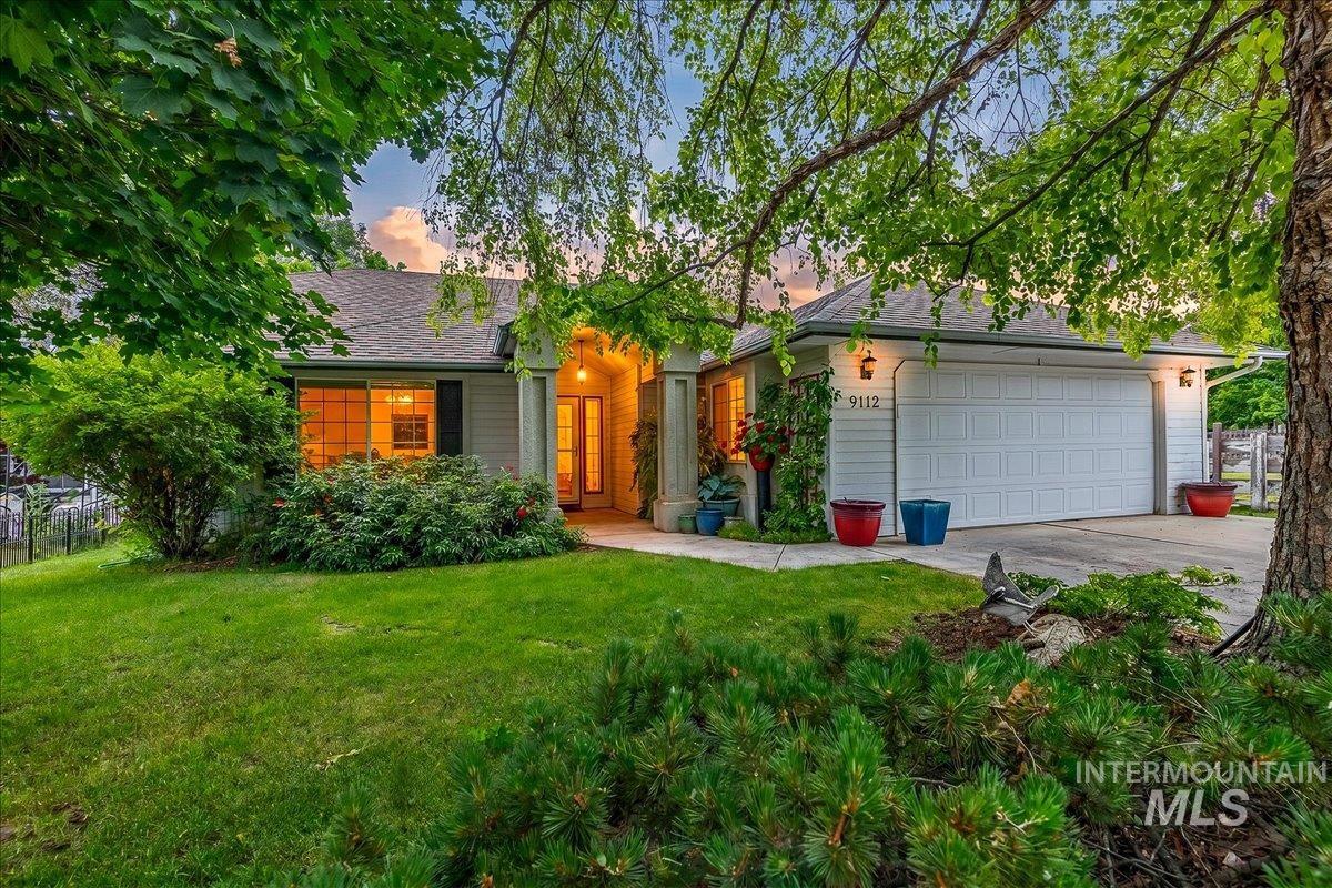 9712 W Irving, Boise, Idaho 83704, 3 Bedrooms, 2 Bathrooms, Residential For Sale, Price $449,900, 98989163