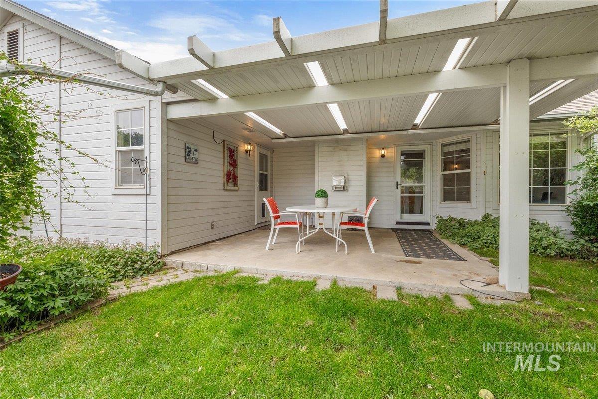 9712 W Irving, Boise, Idaho 83704, 3 Bedrooms, 2 Bathrooms, Residential For Sale, Price $449,900, 98989163