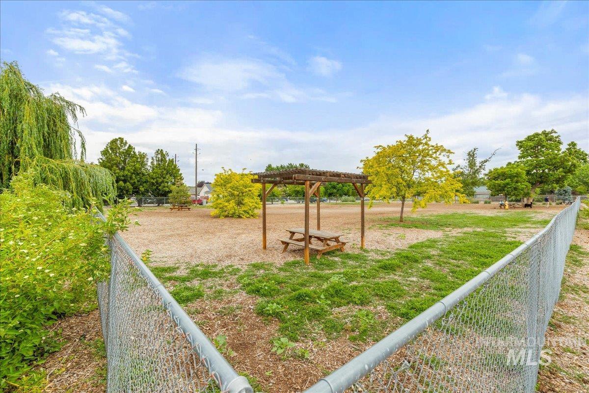 9712 W Irving, Boise, Idaho 83704, 3 Bedrooms, 2 Bathrooms, Residential For Sale, Price $449,900, 98989163