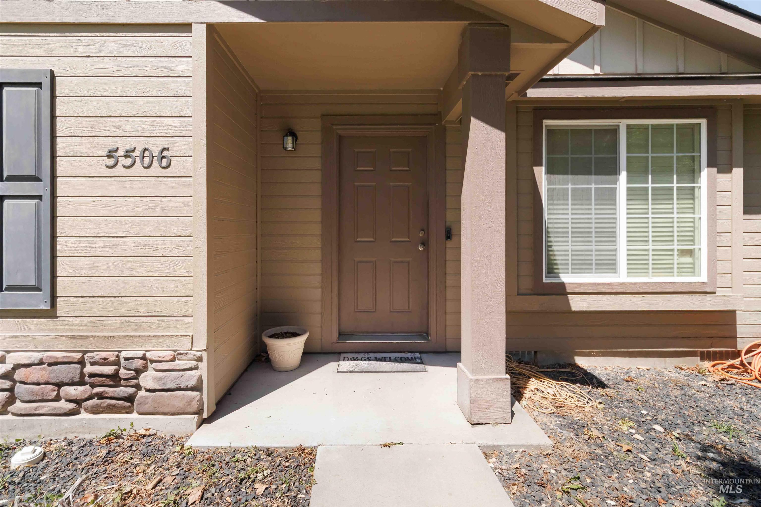 5506 S Pepperview Way, Boise, Idaho 83709, 3 Bedrooms, 2 Bathrooms, Residential For Sale, Price $389,900,MLS 98989165