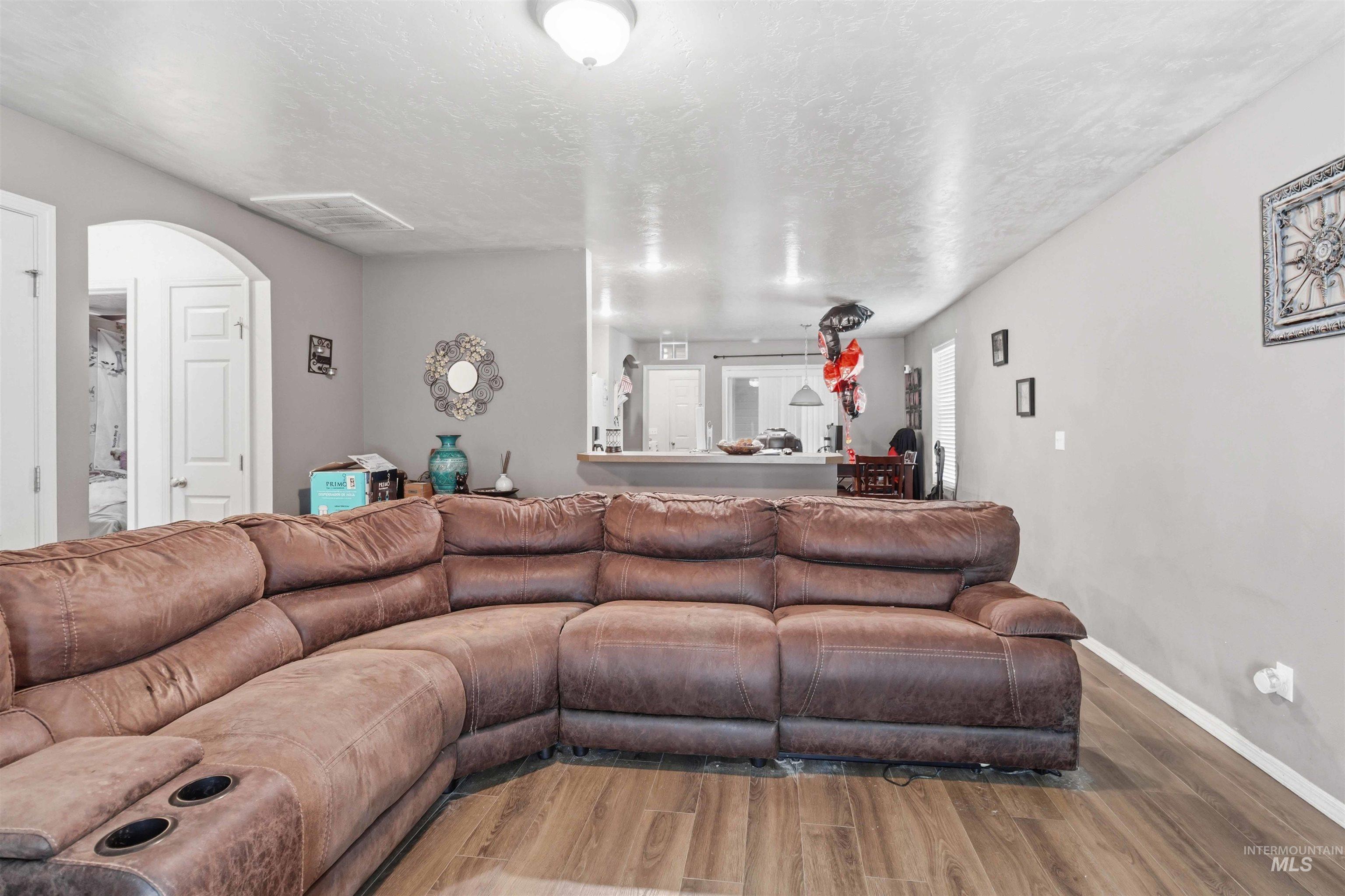 5506 S Pepperview Way, Boise, Idaho 83709, 3 Bedrooms, 2 Bathrooms, Residential For Sale, Price $389,900,MLS 98989165