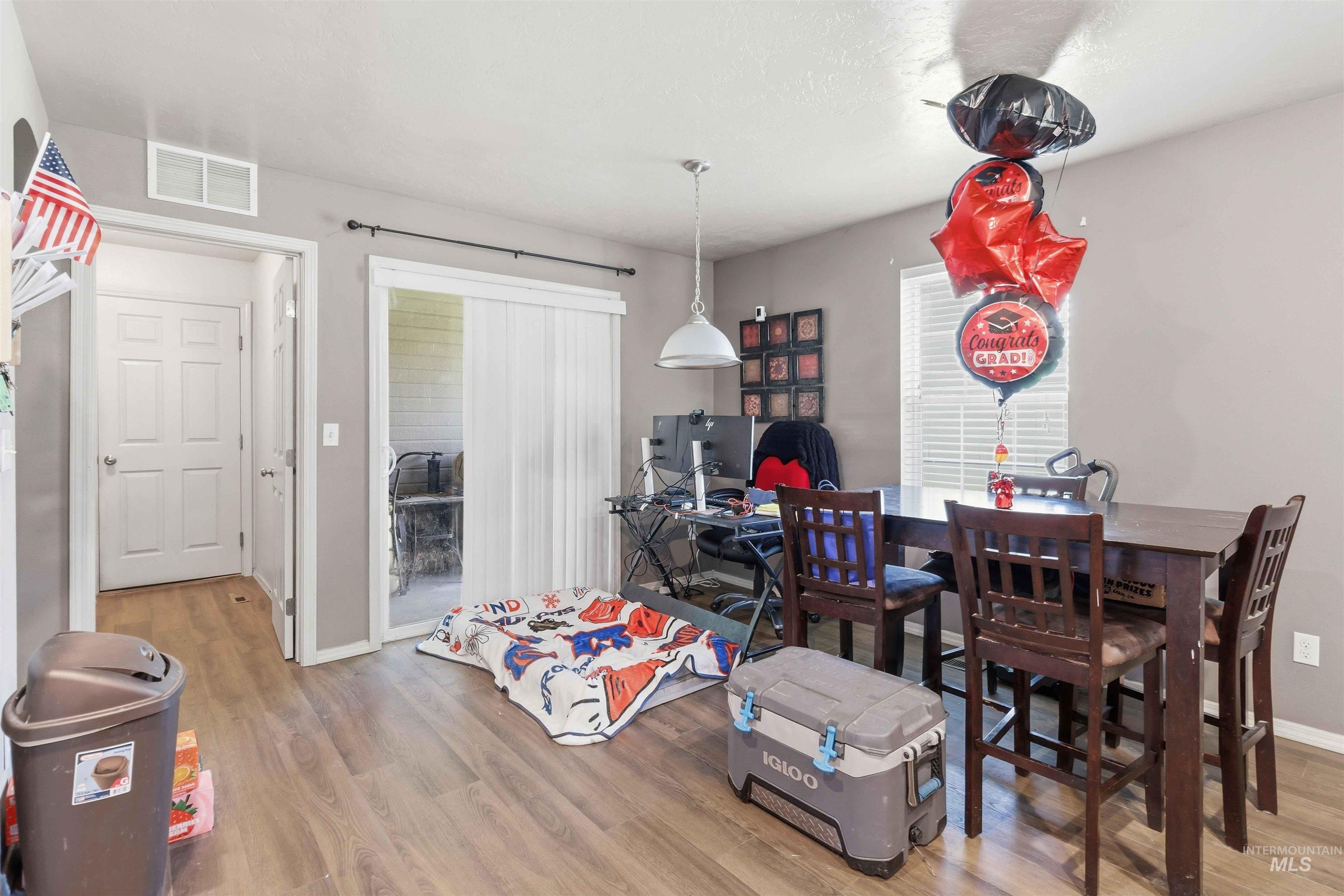 5506 S Pepperview Way, Boise, Idaho 83709, 3 Bedrooms, 2 Bathrooms, Residential For Sale, Price $389,900,MLS 98989165