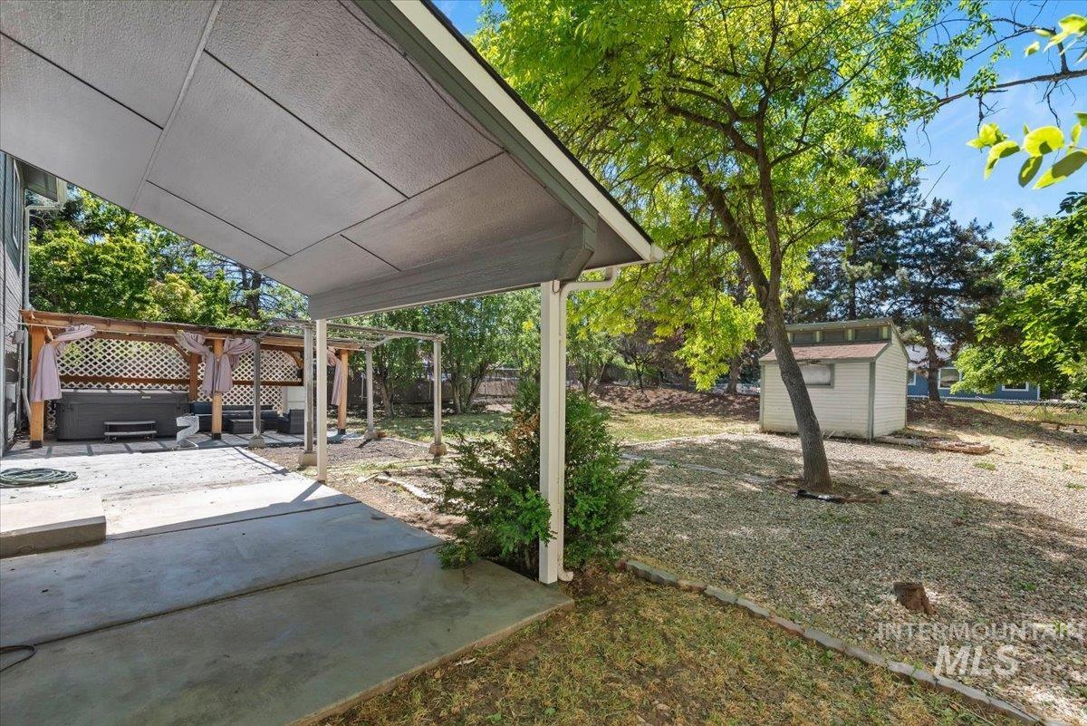 3185 E Springwood Dr, Meridian, Idaho 83642, 3 Bedrooms, 2 Bathrooms, Residential For Sale, Price $429,900,MLS 98989169