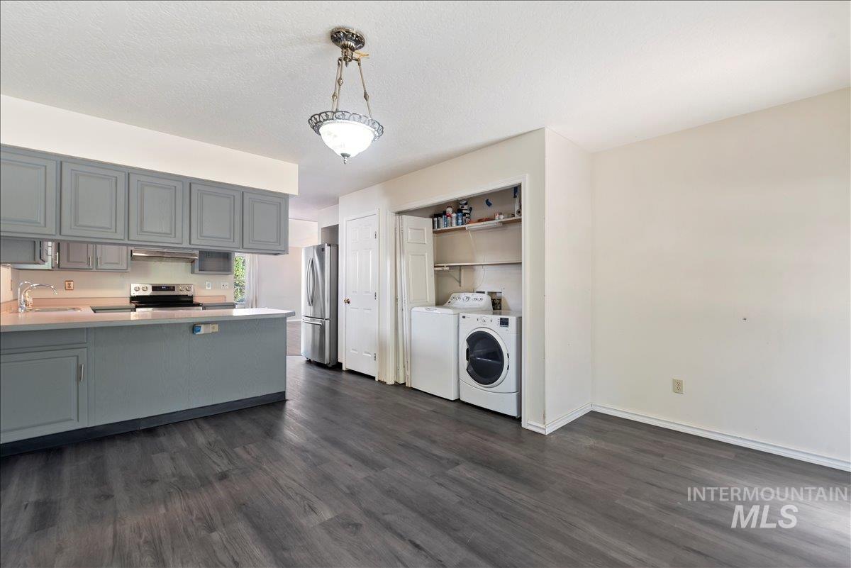 3185 E Springwood Dr, Meridian, Idaho 83642, 3 Bedrooms, 2 Bathrooms, Residential For Sale, Price $449,900, 98989169