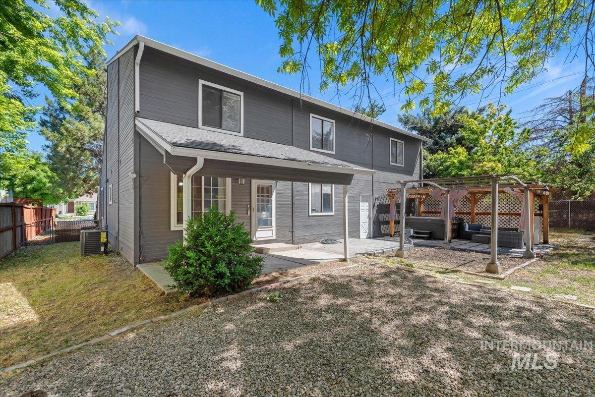 3185 E Springwood Dr, Meridian, Idaho 83642, 3 Bedrooms, 2 Bathrooms, Residential For Sale, Price $449,900, 98989169