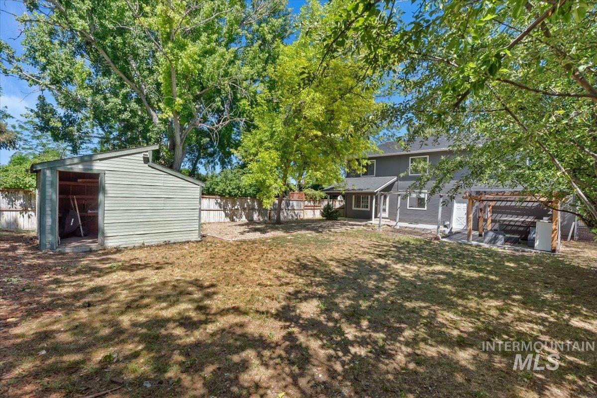 3185 E Springwood Dr, Meridian, Idaho 83642, 3 Bedrooms, 2 Bathrooms, Residential For Sale, Price $449,900, 98989169