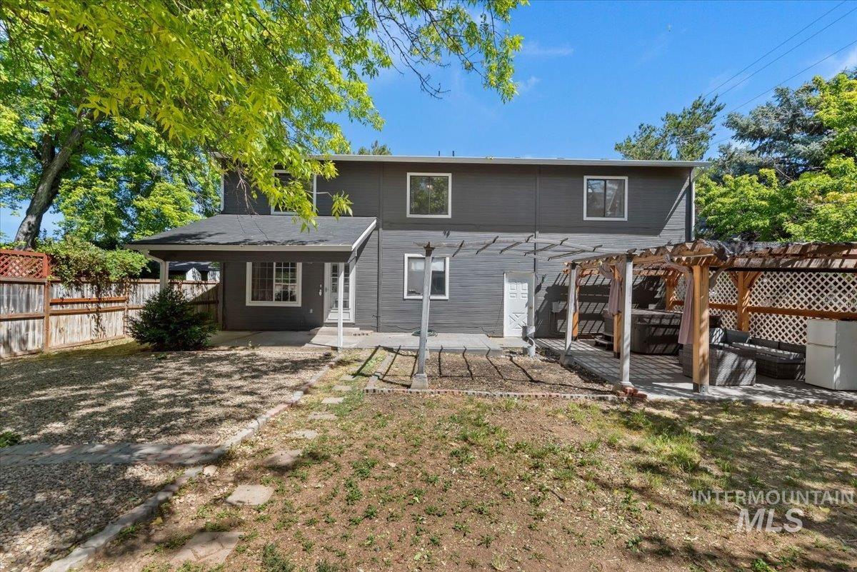 3185 E Springwood Dr, Meridian, Idaho 83642, 3 Bedrooms, 2 Bathrooms, Residential For Sale, Price $449,900, 98989169