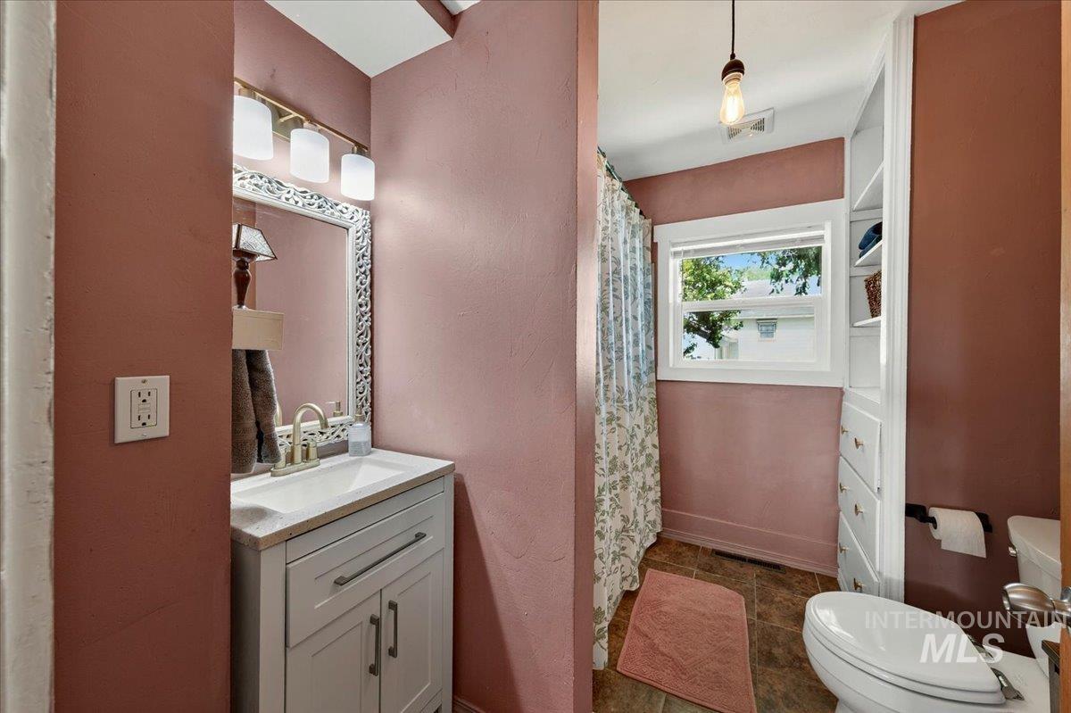1403 11th Ave S, Nampa, Idaho 83651, 2 Bedrooms, 1 Bathroom, Residential For Sale, Price $340,000, 98989172
