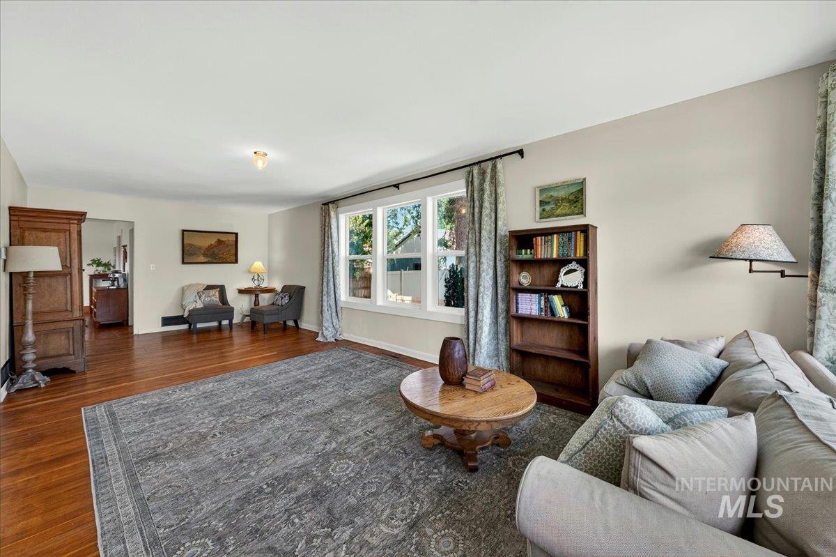 1403 11th Ave S, Nampa, Idaho 83651, 2 Bedrooms, 1 Bathroom, Residential For Sale, Price $340,000, 98989172
