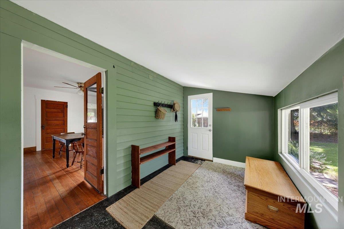 1403 11th Ave S, Nampa, Idaho 83651, 2 Bedrooms, 1 Bathroom, Residential For Sale, Price $340,000, 98989172