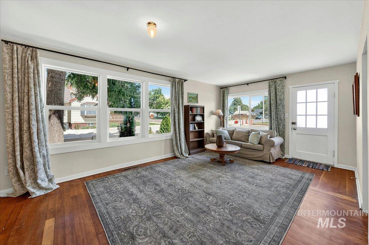 1403 11th Ave S, Nampa, Idaho 83651, 2 Bedrooms, 1 Bathroom, Residential For Sale, Price $340,000, 98989172