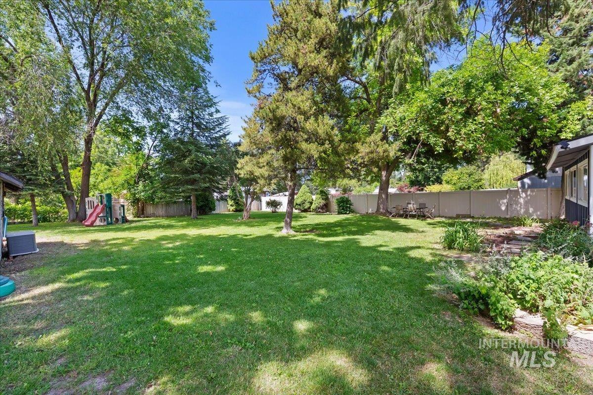 1403 11th Ave S, Nampa, Idaho 83651, 2 Bedrooms, 1 Bathroom, Residential For Sale, Price $340,000, 98989172