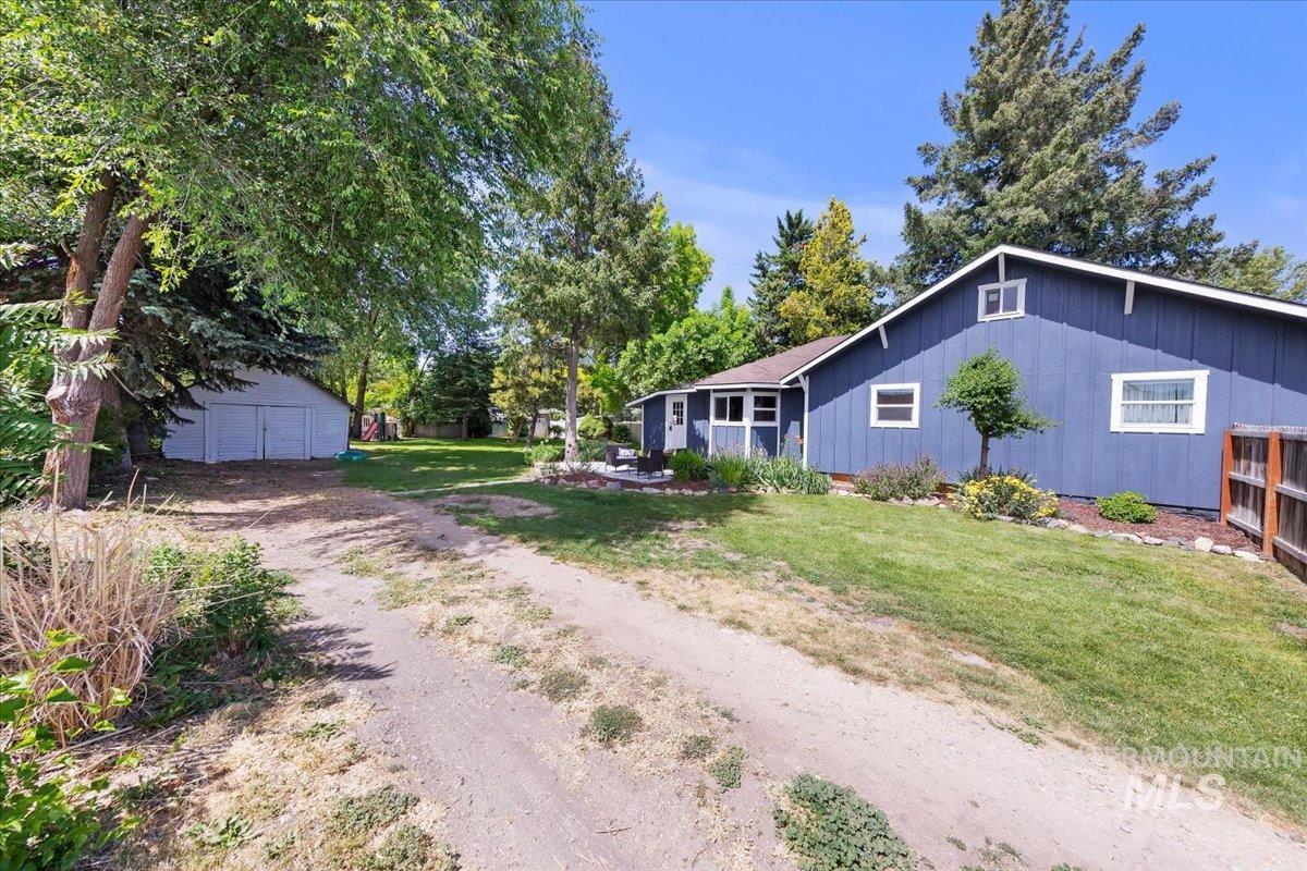 1403 11th Ave S, Nampa, Idaho 83651, 2 Bedrooms, 1 Bathroom, Residential For Sale, Price $340,000, 98989172