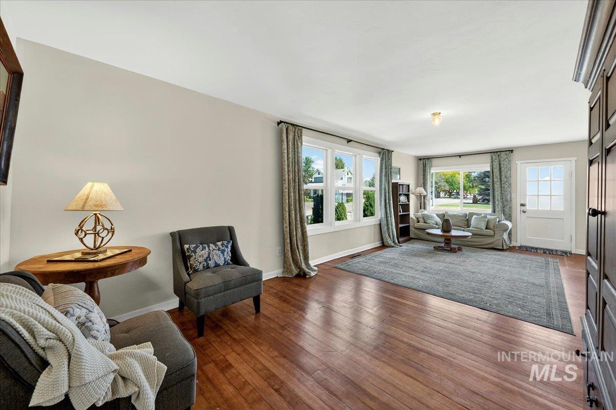 1403 11th Ave S, Nampa, Idaho 83651, 2 Bedrooms, 1 Bathroom, Residential For Sale, Price $340,000, 98989172