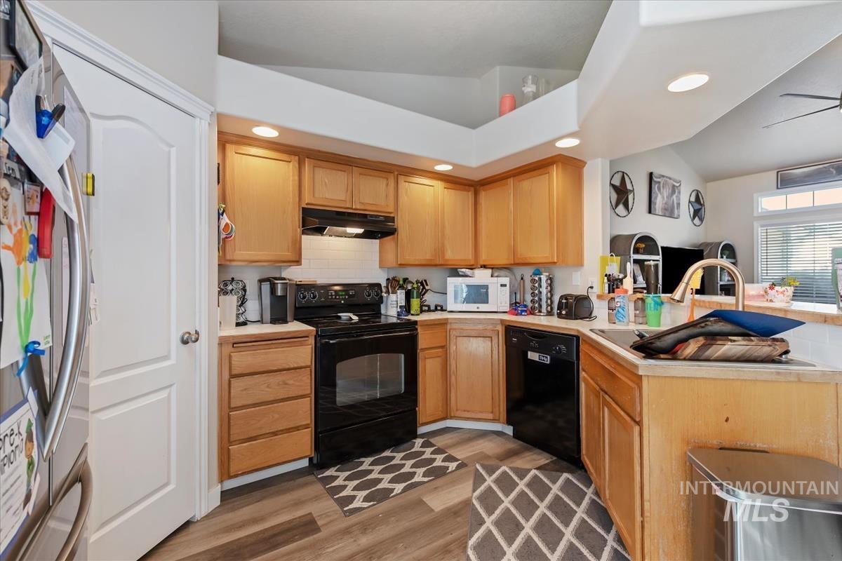 18179 Calico Ave, Nampa, Idaho 83687, 4 Bedrooms, 2 Bathrooms, Residential For Sale, Price $379,900, 98989174