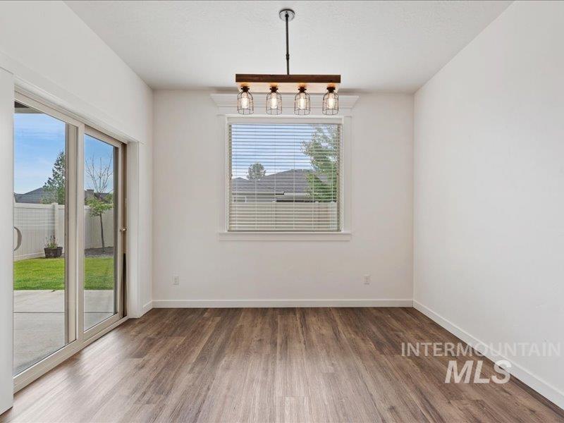 2080 S Hills, Meridian, Idaho 83642, 4 Bedrooms, 2.5 Bathrooms, Residential For Sale, Price $499,999, 98989175