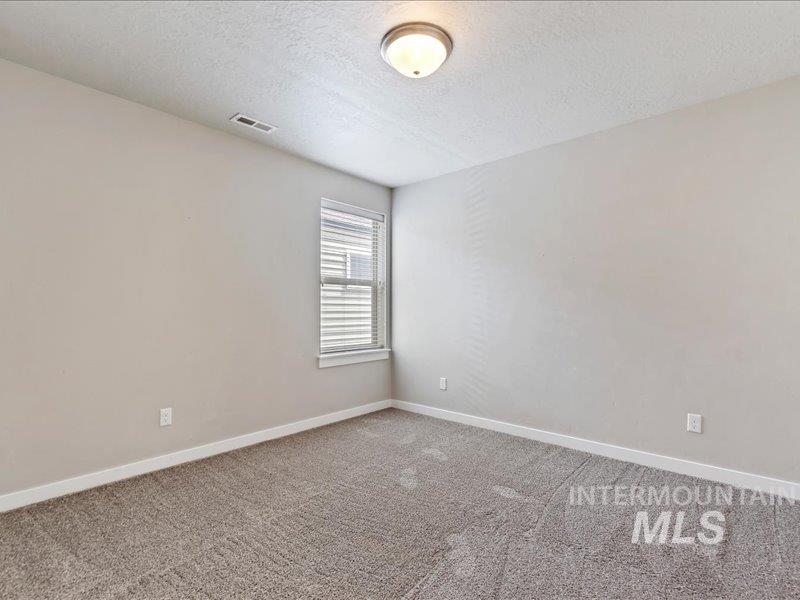 2080 S Hills, Meridian, Idaho 83642, 4 Bedrooms, 2.5 Bathrooms, Residential For Sale, Price $499,999, 98989175