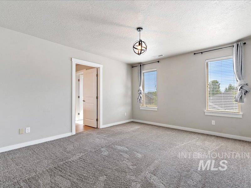 2080 S Hills, Meridian, Idaho 83642, 4 Bedrooms, 2.5 Bathrooms, Residential For Sale, Price $499,999, 98989175