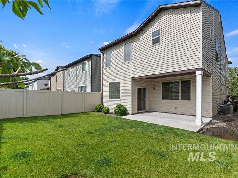 2080 S Hills, Meridian, Idaho 83642, 4 Bedrooms, 2.5 Bathrooms, Residential For Sale, Price $499,999, 98989175