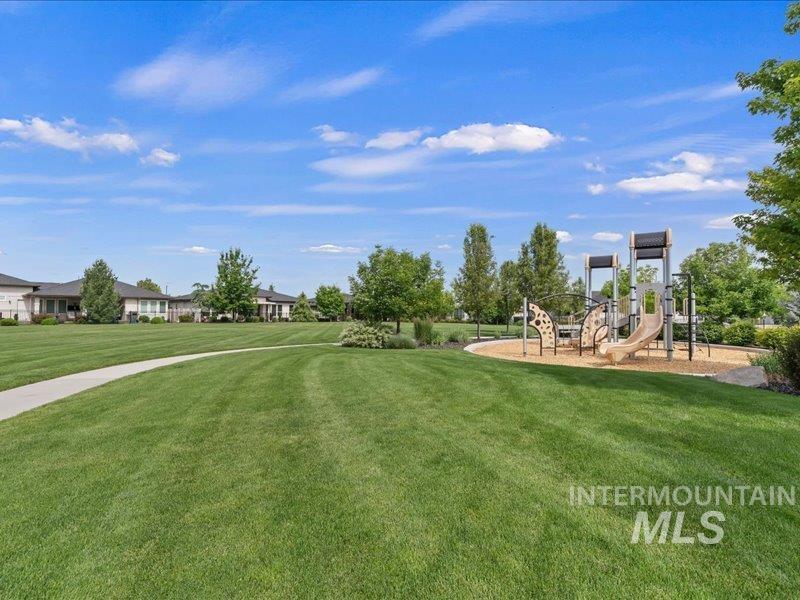 2080 S Hills, Meridian, Idaho 83642, 4 Bedrooms, 2.5 Bathrooms, Residential For Sale, Price $499,999, 98989175